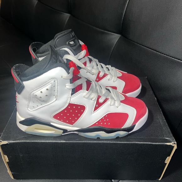 Air Jordan 6 Retro (GS) in a size 5y. - Picture 4 of 8